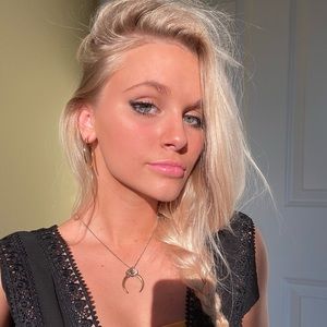 Meet your Posher, Calista